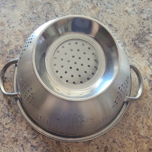 Stainless Steel Colander with Handles - Picture 3 of 5